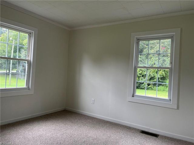 413 Leonford Street, Lexington, NC 27292