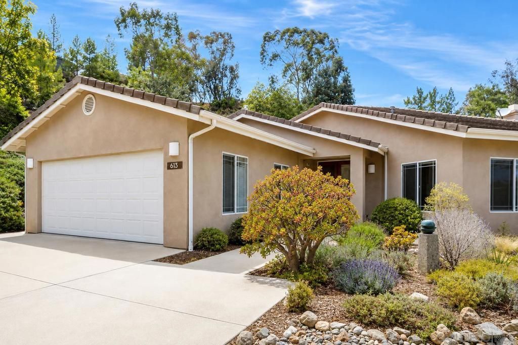 613 Carnation Ln, Fallbrook, CA 92028