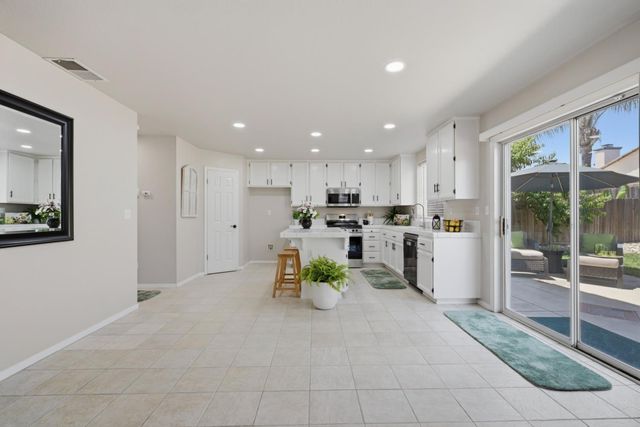 2350 Winterrush Ln, Lincoln, CA 95648