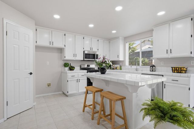2350 Winterrush Ln, Lincoln, CA 95648