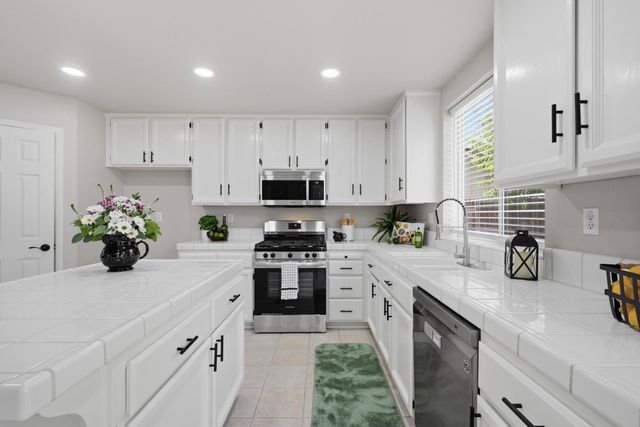 2350 Winterrush Ln, Lincoln, CA 95648