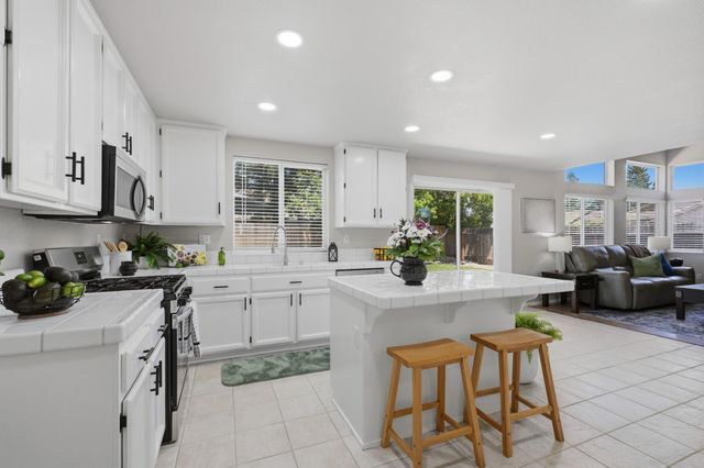 2350 Winterrush Ln, Lincoln, CA 95648