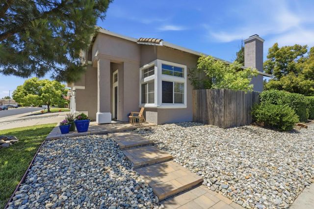 2350 Winterrush Ln, Lincoln, CA 95648