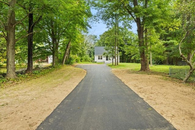 1088 Middleboro Ave, Taunton, MA 02718