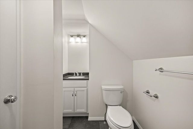 1088 Middleboro Ave, Taunton, MA 02718