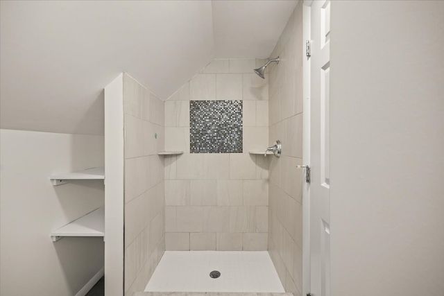 1088 Middleboro Ave, Taunton, MA 02718