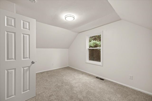 1088 Middleboro Ave, Taunton, MA 02718