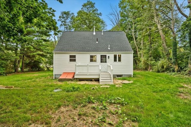 1088 Middleboro Ave, Taunton, MA 02718
