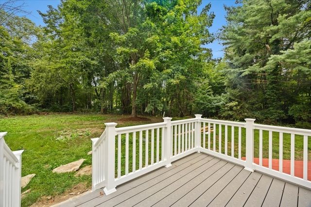 1088 Middleboro Ave, Taunton, MA 02718