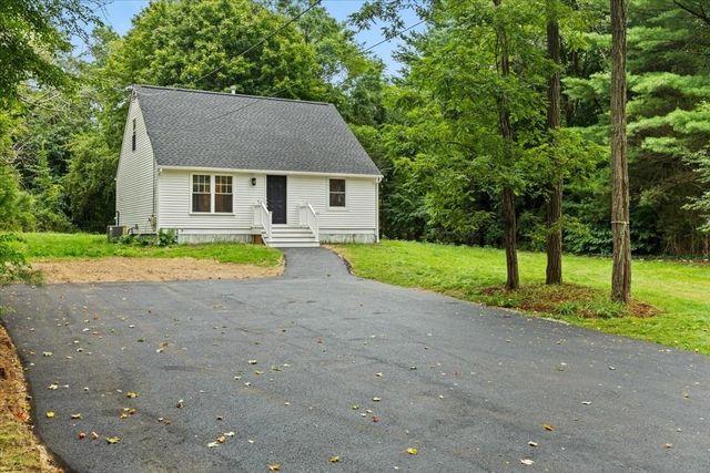 1088 Middleboro Ave, Taunton, MA 02718