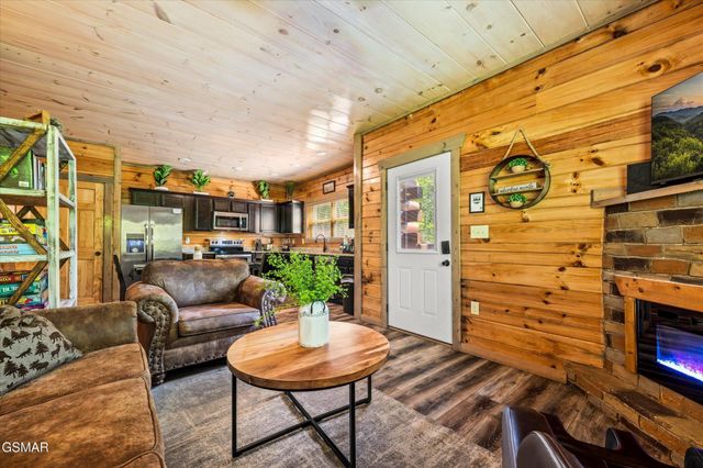 2243 Wingspan Drive, Sevierville, TN 37876
