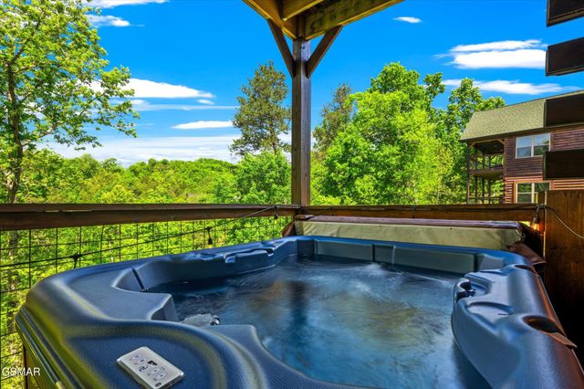 2243 Wingspan Drive, Sevierville, TN 37876