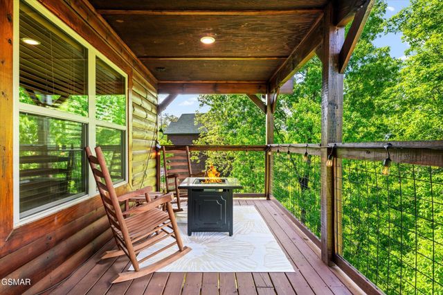 2243 Wingspan Drive, Sevierville, TN 37876