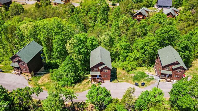 2243 Wingspan Drive, Sevierville, TN 37876