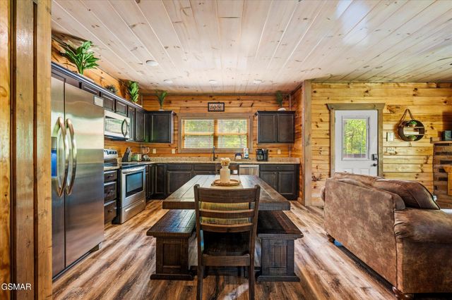 2243 Wingspan Drive, Sevierville, TN 37876