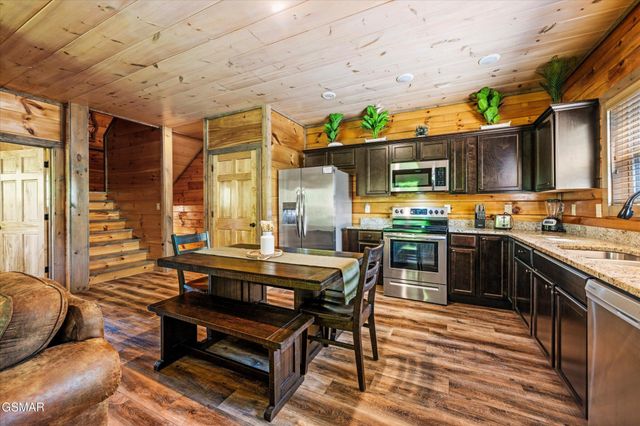 2243 Wingspan Drive, Sevierville, TN 37876