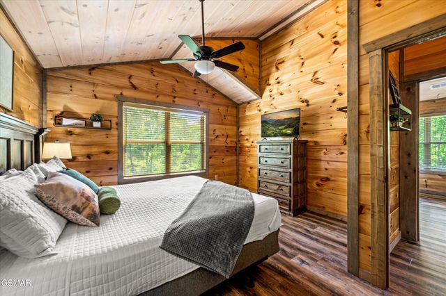 2243 Wingspan Drive, Sevierville, TN 37876