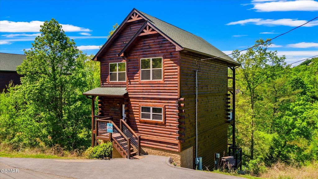 2243 Wingspan Drive, Sevierville, TN 37876