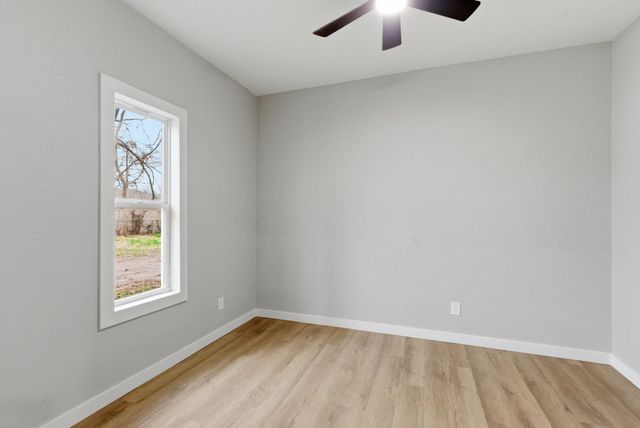 1504 S Hydraulic Ave, Wichita, KS 67211