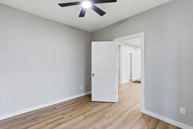 1504 S Hydraulic Ave, Wichita, KS 67211