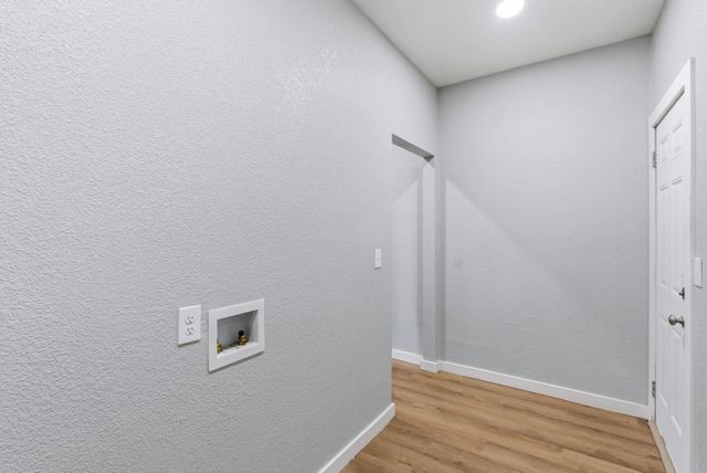 1504 S Hydraulic Ave, Wichita, KS 67211