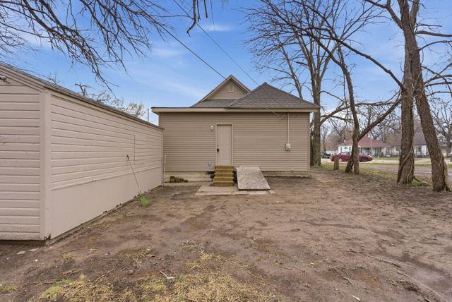1504 S Hydraulic Ave, Wichita, KS 67211