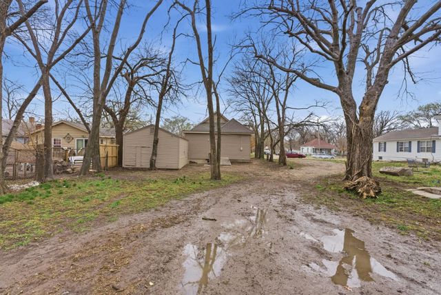 1504 S Hydraulic Ave, Wichita, KS 67211