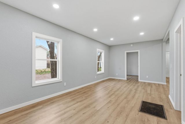 1504 S Hydraulic Ave, Wichita, KS 67211