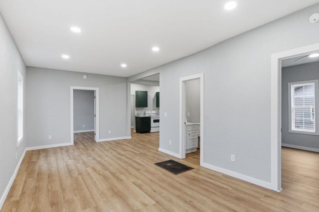 1504 S Hydraulic Ave, Wichita, KS 67211