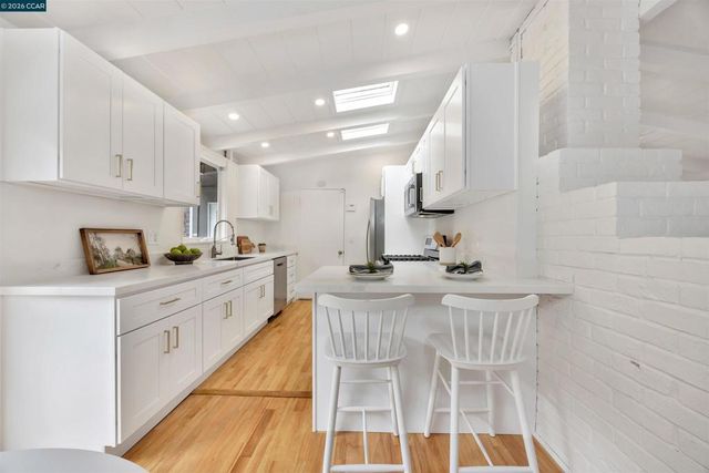 10 Vista Hermosa, Walnut Creek, CA 94597