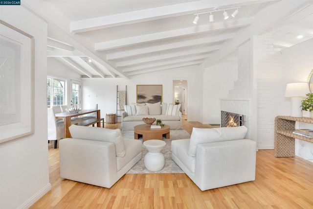 10 Vista Hermosa, Walnut Creek, CA 94597