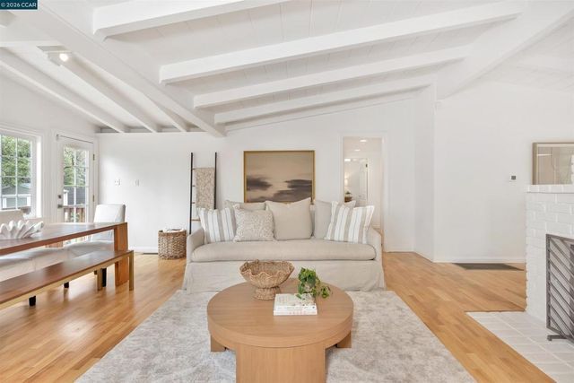 10 Vista Hermosa, Walnut Creek, CA 94597