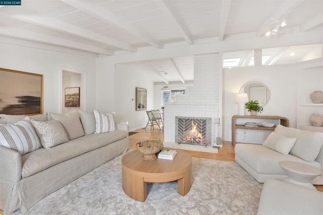 10 Vista Hermosa, Walnut Creek, CA 94597