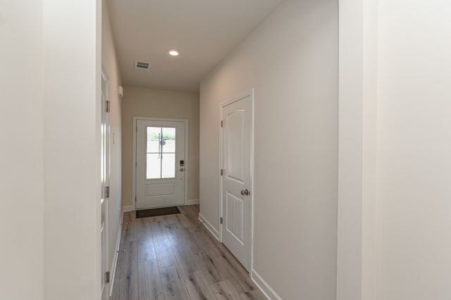 124 Fister Dr, Lebanon, TN 37090