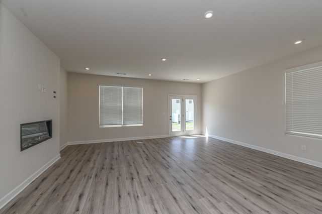 124 Fister Dr, Lebanon, TN 37090