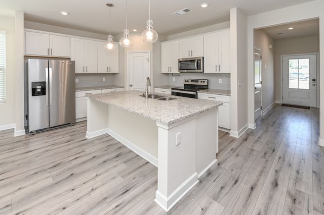 124 Fister Dr, Lebanon, TN 37090