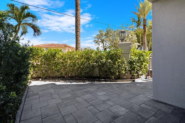 1792 Bay Drive 27, Pompano Beach, FL 33062
