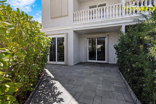 1792 Bay Drive 27, Pompano Beach, FL 33062