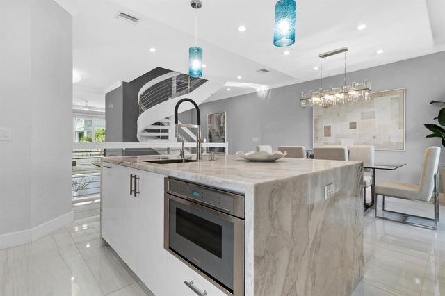 1792 Bay Drive 27, Pompano Beach, FL 33062