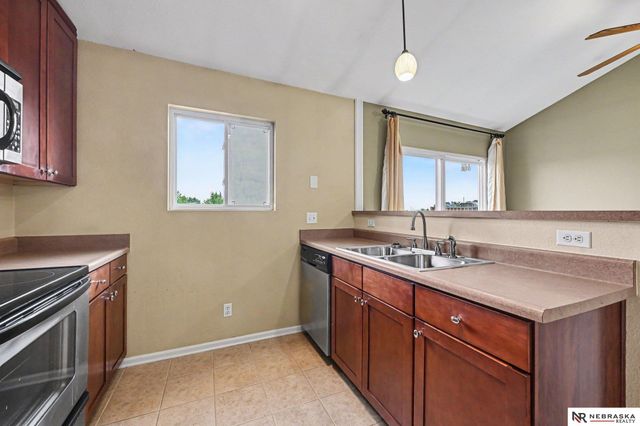 19502 U Street, Omaha, NE 68135