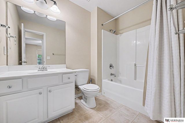 19502 U Street, Omaha, NE 68135