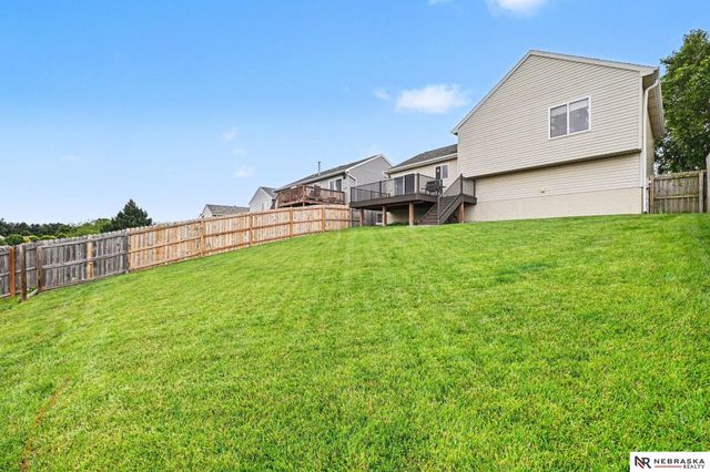 19502 U Street, Omaha, NE 68135