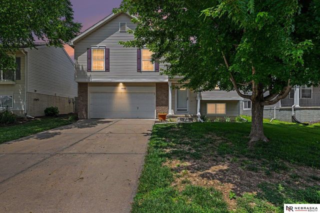 19502 U Street, Omaha, NE 68135
