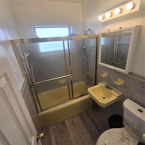 108 SE 10th Ave Rear, Pompano Beach, FL 33060