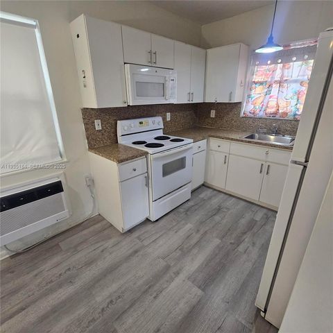 108 SE 10th Ave Rear, Pompano Beach, FL 33060