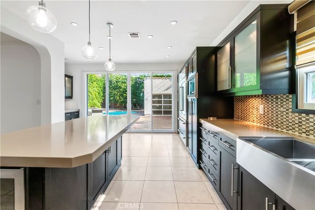 432 S Orange Drive, Los Angeles, CA 90036