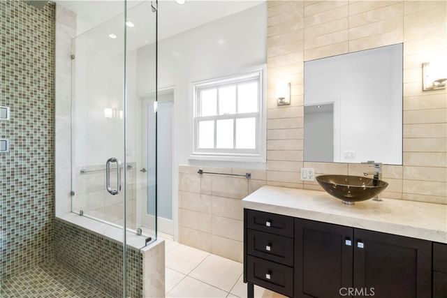 432 S Orange Drive, Los Angeles, CA 90036