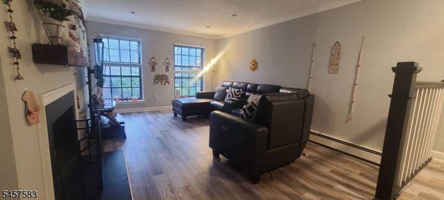 323 Gill Ln, Woodbridge Twp., NJ 08830