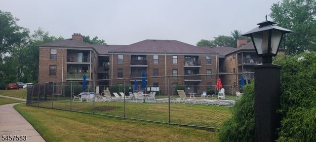 323 Gill Ln, Woodbridge Twp., NJ 08830