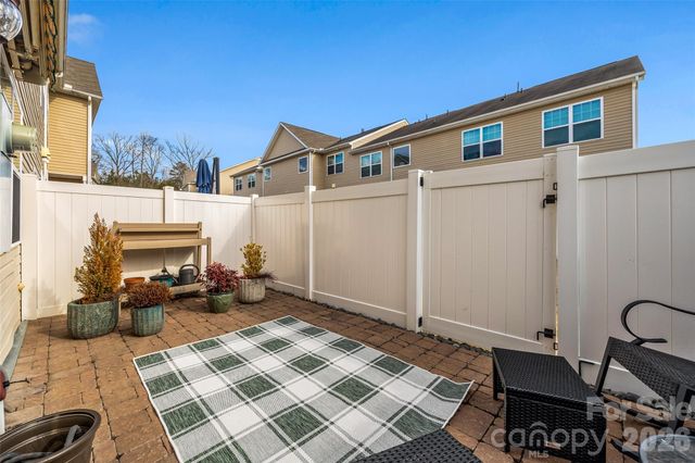 7026 Woodsbay Lane, Rock Hill, SC 29732